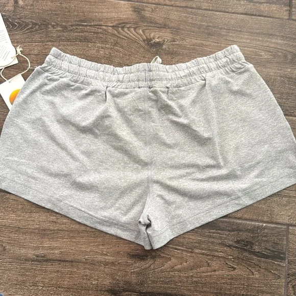 Vuori Halo Shorts. Medium.NWT - Picture 4 of 4